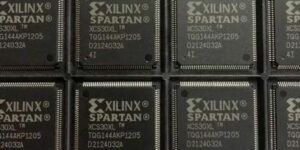 Xilinx XC6SLX4-2TQG144C