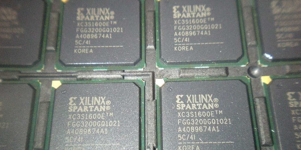 Xilinx XC6SLX9-3TQG144C
