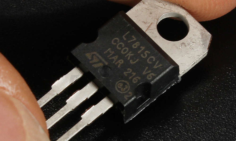 Voltage Regulator Integrated Circuit